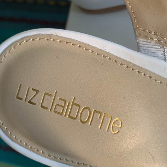 New in box White patent Liz Claiborne size 6M - Picture 8 of 10